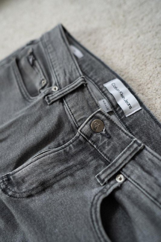 Джинсы Calvin Klein мужские W31xL32 серые 2