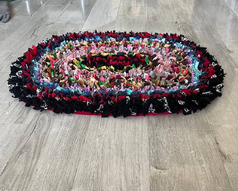 Коврик из трикотажных лоскутков, банки винтовые с крышками 3