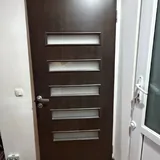 Коричневые двери 1