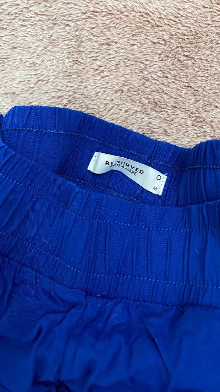 Женские брюки, платье и блузка, детская кофточка, трусы для собаки 2