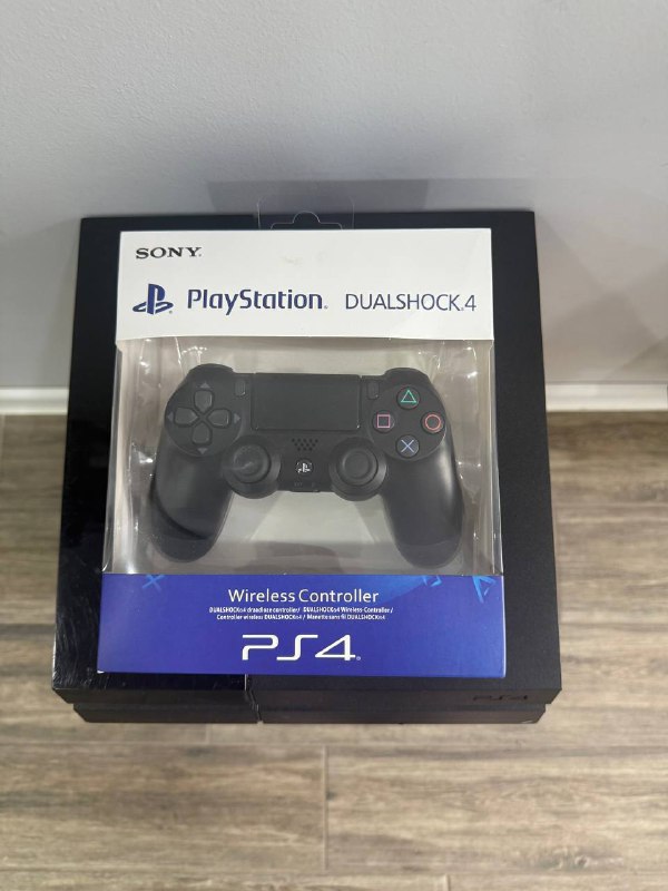 PlayStation 4 Fat 1 TB, 2 контроллера Dualshock 4, игры FIFA 21 4