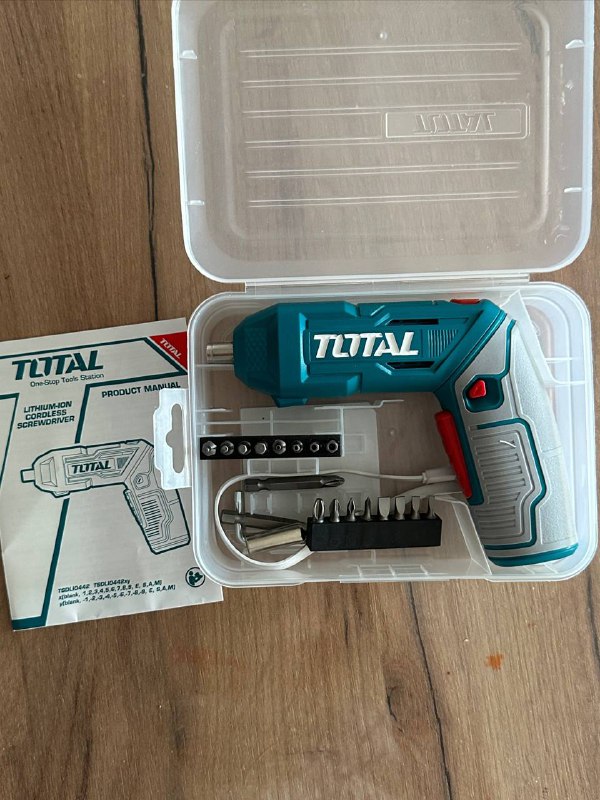 Шуруповерт Total с насадками