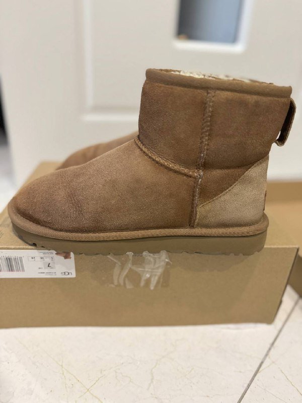 Флиска Columbia, Костюм NIKE, UGG оригинал, Massimo Dutti свитер, Coach сумка, шапка H&M, Massimo Dutti жакет, свитер Zara зеленый 7