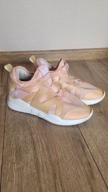 Кроссовки 24,5 см