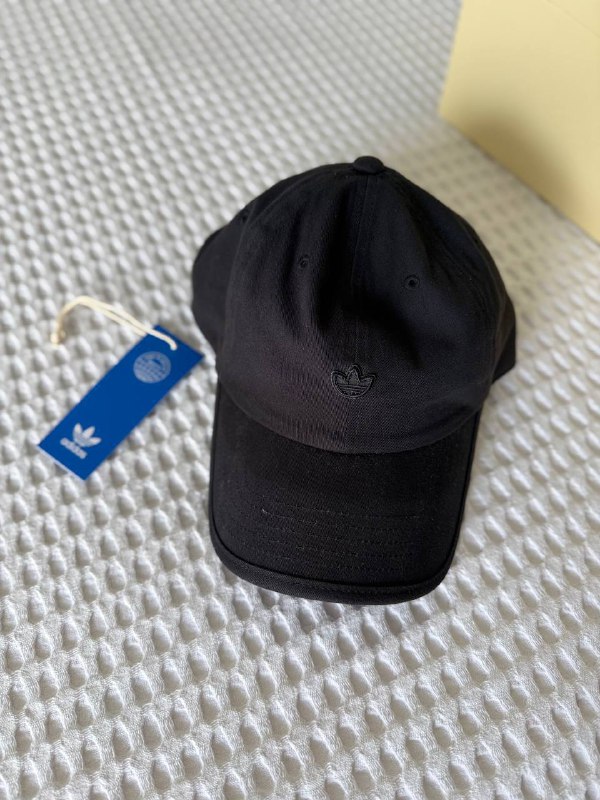 Adidas cap, Zara white shirt L/XL, Zara blue shirt XL 2