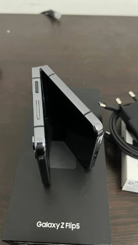 Samsung Galaxy Z Flip5 256GB 4