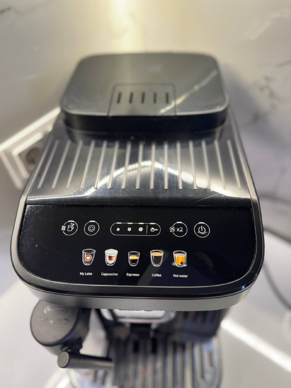 Кофемашина Delonghi Magnifica