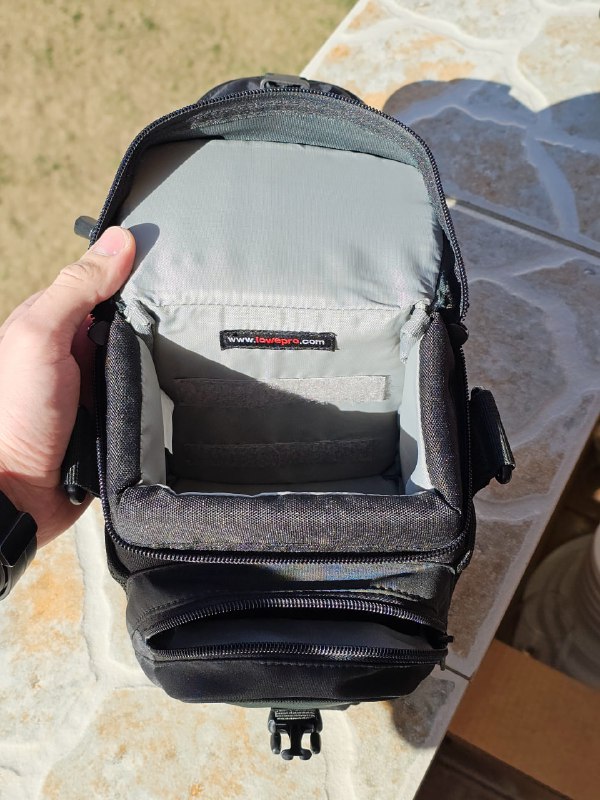 Сумка для камеры Lowepro Nova Micro AW 4