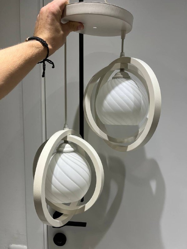 Люстра с лампочками 2