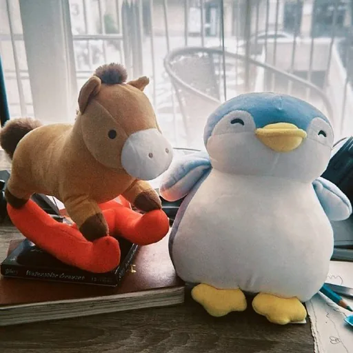 Лошадь и пингвин из miniso