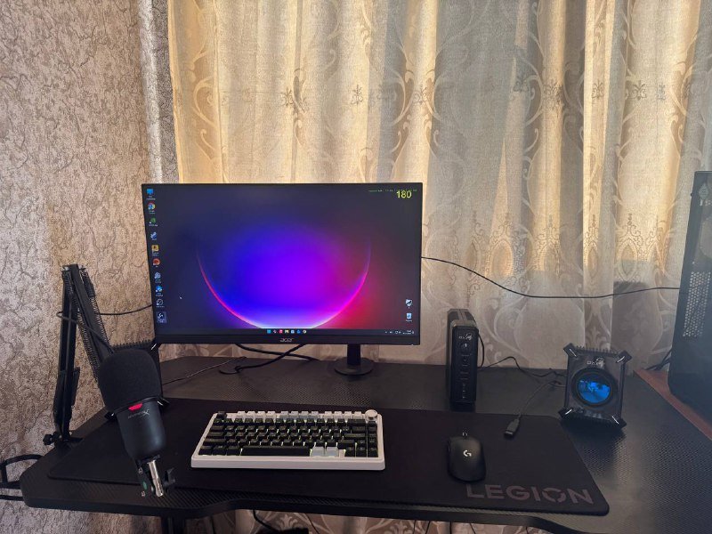 Игровой компьютер AMD Ryzen 7 с монитором, мышкой, наушниками, микрофоном, колонками