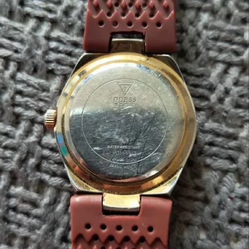 Часы GUESS