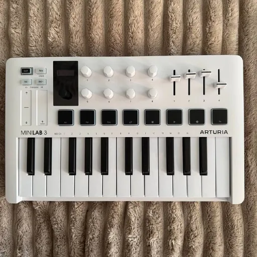 Миди-клавиатура Arturia Minilab 3