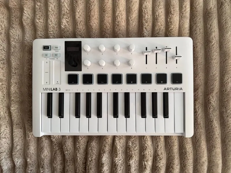 Миди-клавиатура Arturia Minilab 3