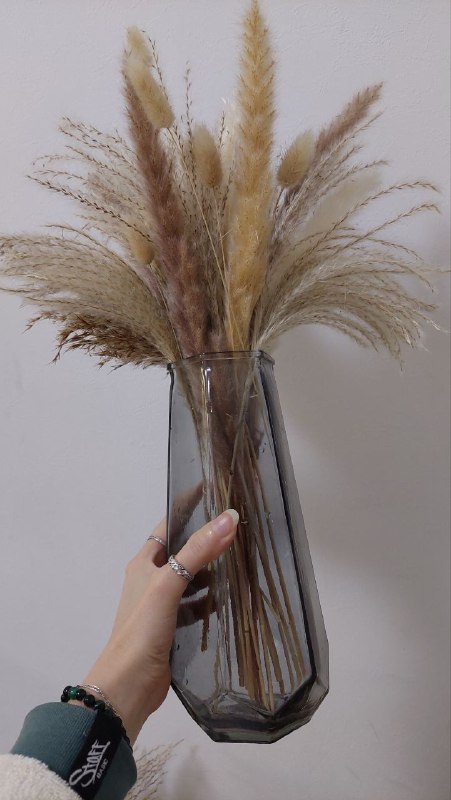 Фотогеничная ваза из затемненного стекла, бутылки-вазы, сухоцветы 2