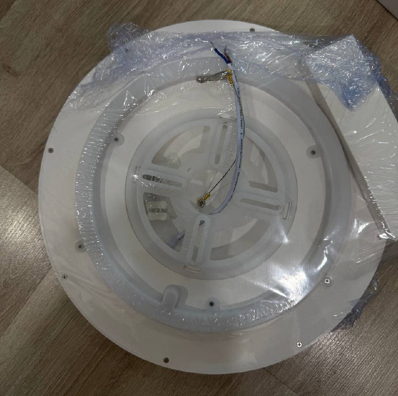 Умный потолочный светильник-люстра с RGB подсветкой 4