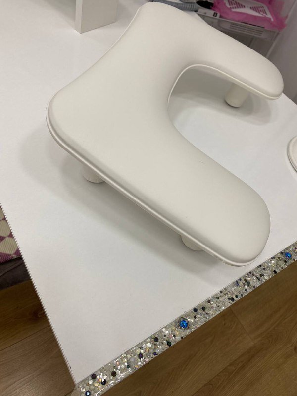 Маникюрная подставка для рук 3