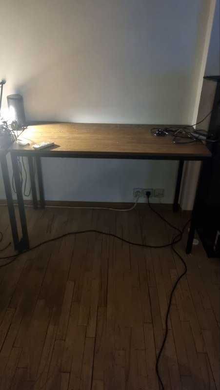 Стол из горгии