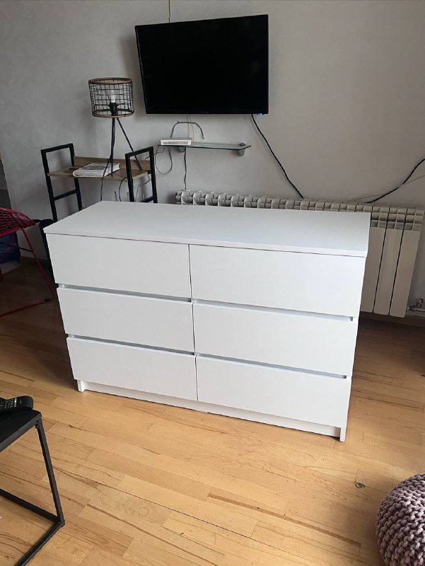Белый комод с 6 выдвижными ящиками