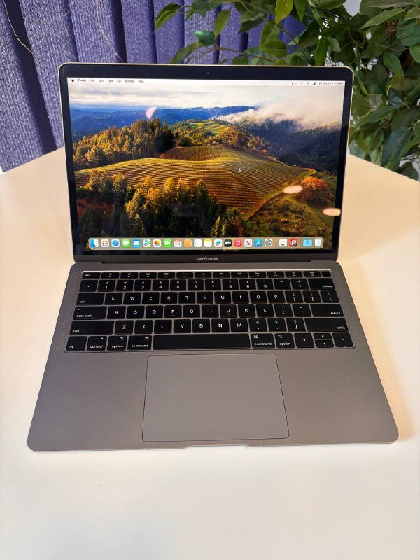 Macbook Air 2019 i5 8/256GB с зарядкой
