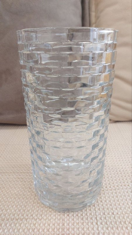 Ваза из толстого стекла