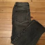 Серые джинсы, голубые джинсы Gap, джинсовая юбка H&M 2