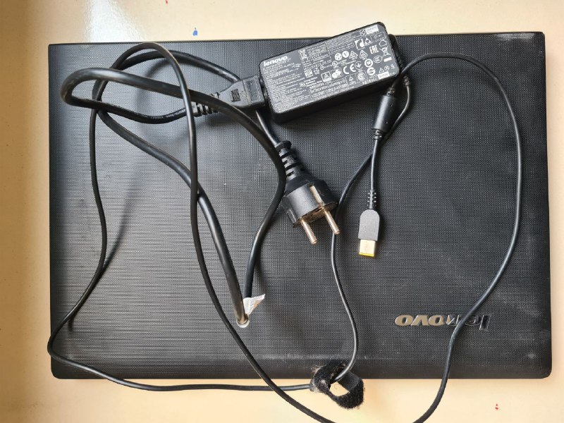 ноутбук Lenovo