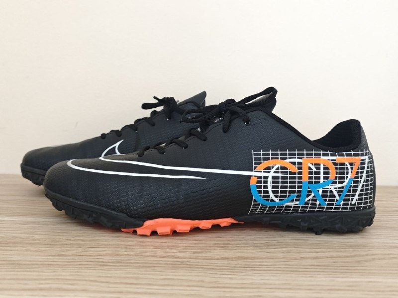 Сороконожки футбольные бутсы Nike CR7 45 размер