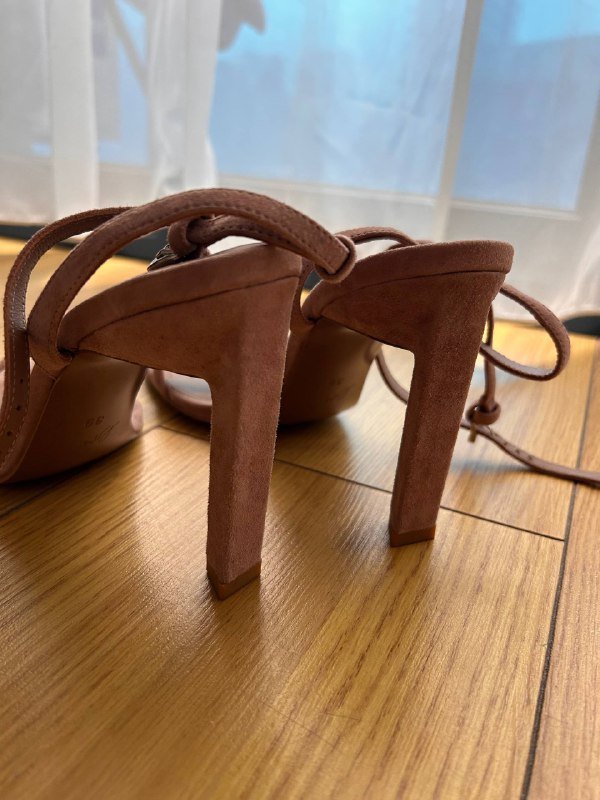 Босоножки CorsoComo из натуральной замши, размер 39 3