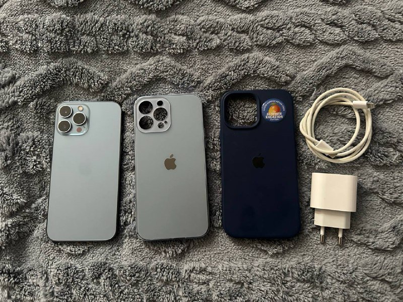 Iphone 13 Pro Max 256 GB, два оригинальных кейса, зарядка