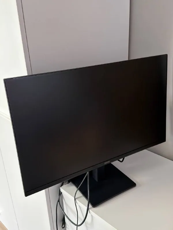 Монитор Samsung S27D300GA 1