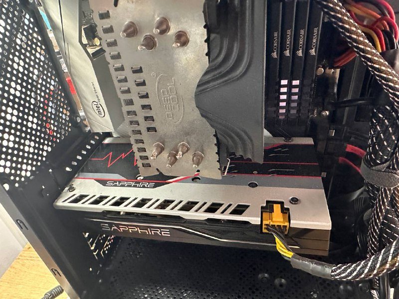 Игровой ПК в мини корпусе с монитором 27 дюймов 2