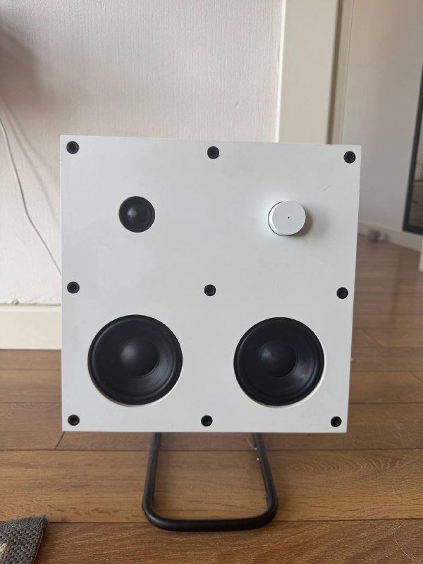 MIDI клавиатура Akai MPK Mini MK 3, колонка IKEA Eneby30 2