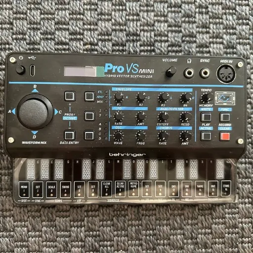 векторный синтезатор Behringer Pro VS Mini