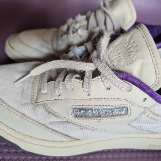 Кроссовки Minions x Reebok Club C 85 «Злобная шестерка»