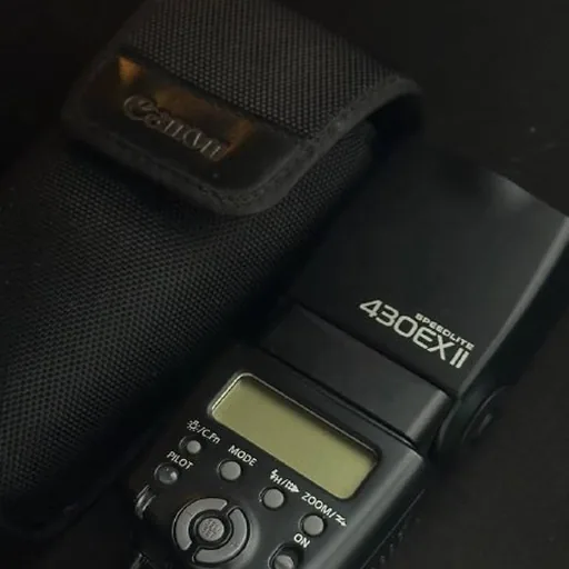 Вспышка Canon 430EX II