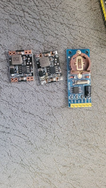 ESP32, Arduino Mega, резистори, LCD екрани, модуль часов 3
