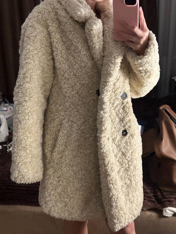 Ботинки, сапожки, шубка, лыжные штаны, платья, шапка, перчатки, сумка