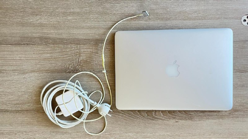 Macbook Air 2017 i5 8GB 1TB 4