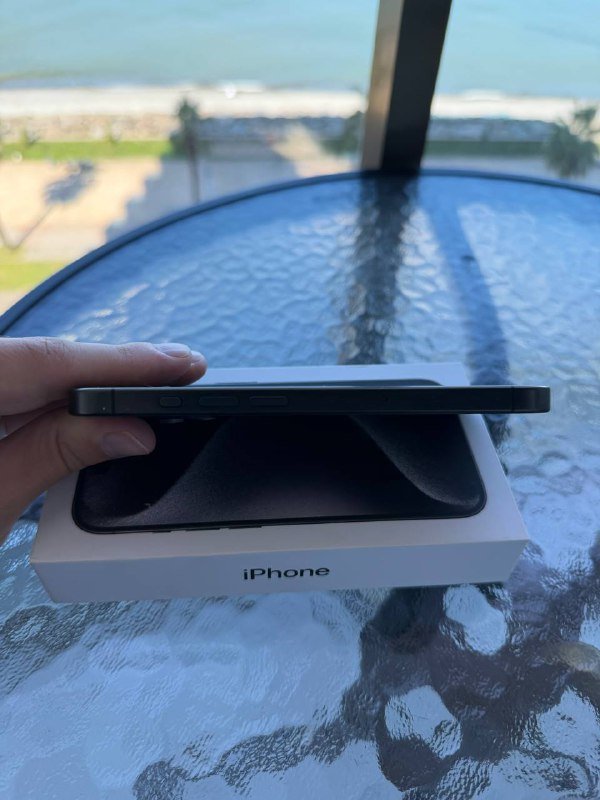 iPhone 15 pro 128 gb 3