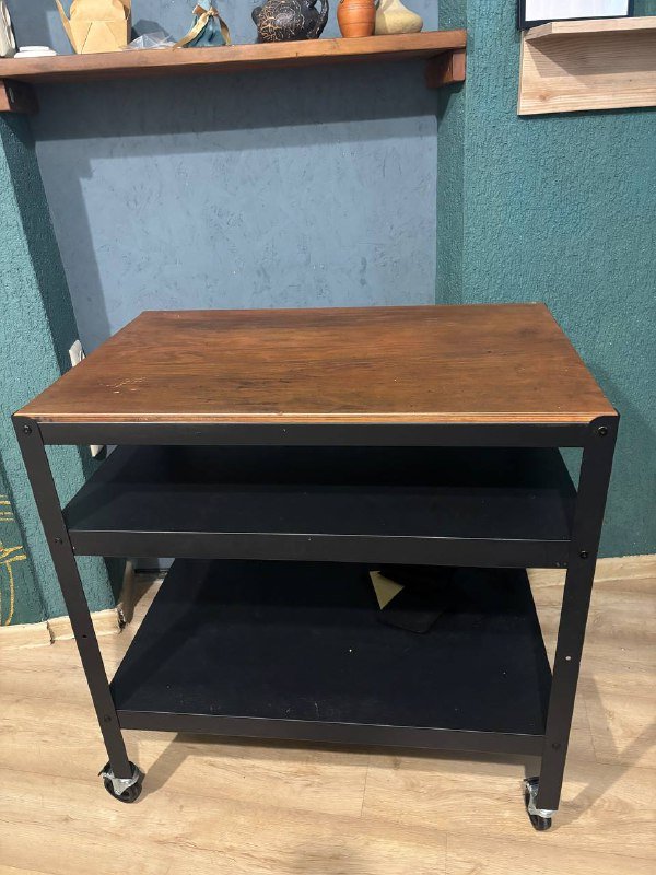 Стол на колесиках