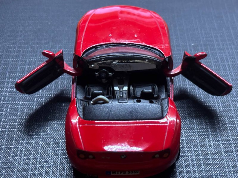 Коллекционные машинки Porsche Cayenne Turbo, Ford GT, BMW Z4 Roadster, Pontiac GTO, Jaguar E-Type Roadster, Range Rover 4
