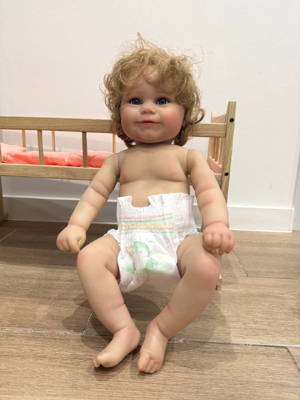 Кукла reborn, кроватка, комплект одежды и постельного 3