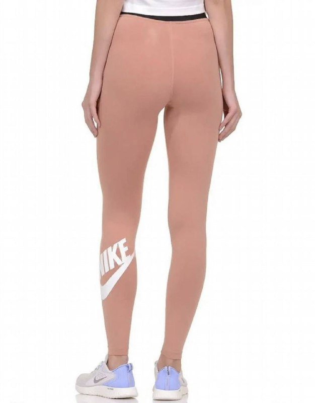 Ветровка Hummel, спортивный топ Nike, футболки Nike и Adidas, леггинсы Nike, спортивные топы и лонгсливы 8