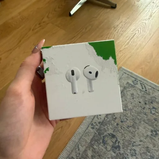 AirPods 4