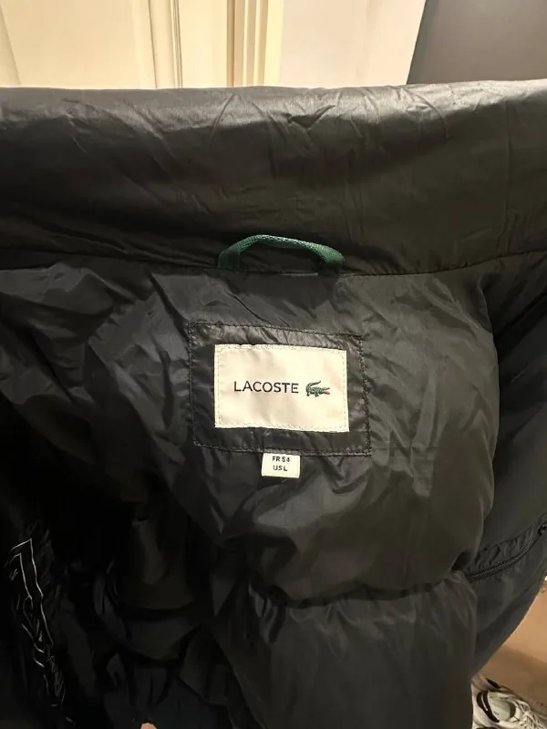 Чёрная лёгкая куртка Lacoste 1