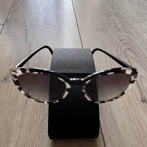 Оригинальные очки Prada