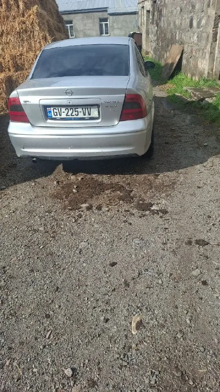 Opel Vectra G 1.8, 2000 год 1