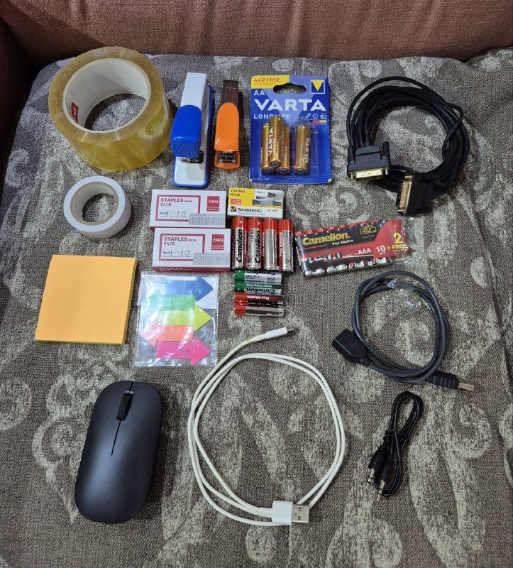 Канцелярия: степлеры, скобы, батарейки, провода, мышка Xiaomi