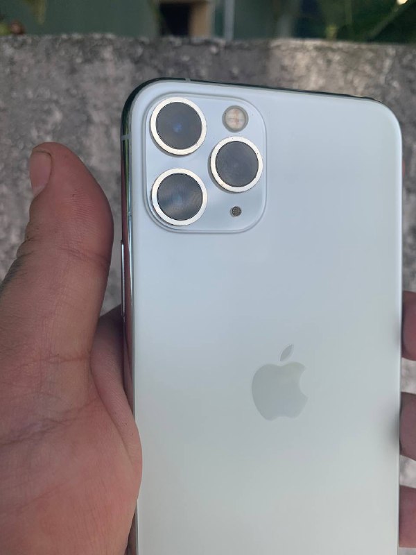 iPhone 12 64GB Blue, iPhone 12mini 64GB Red, iPhone XS Max 256GB Black, iPhone 11 Pro 64GB Silver 4